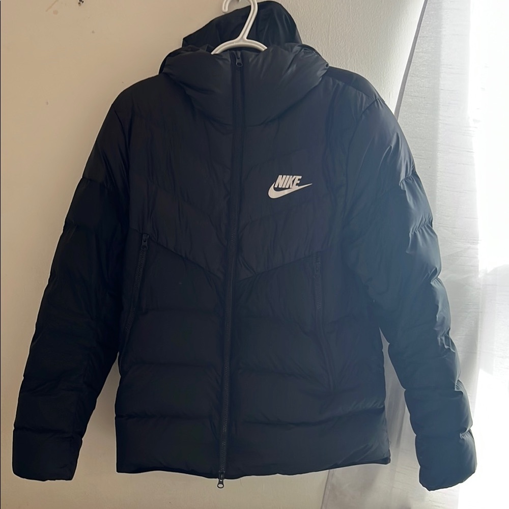 Nike men’s Windrunner Black Puffer Jacket with hood